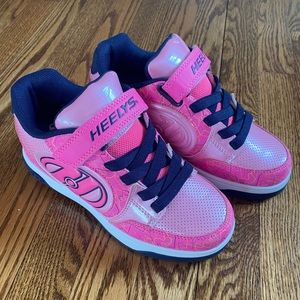 Heely’s youth size 5 (women’s 6) excellent condition